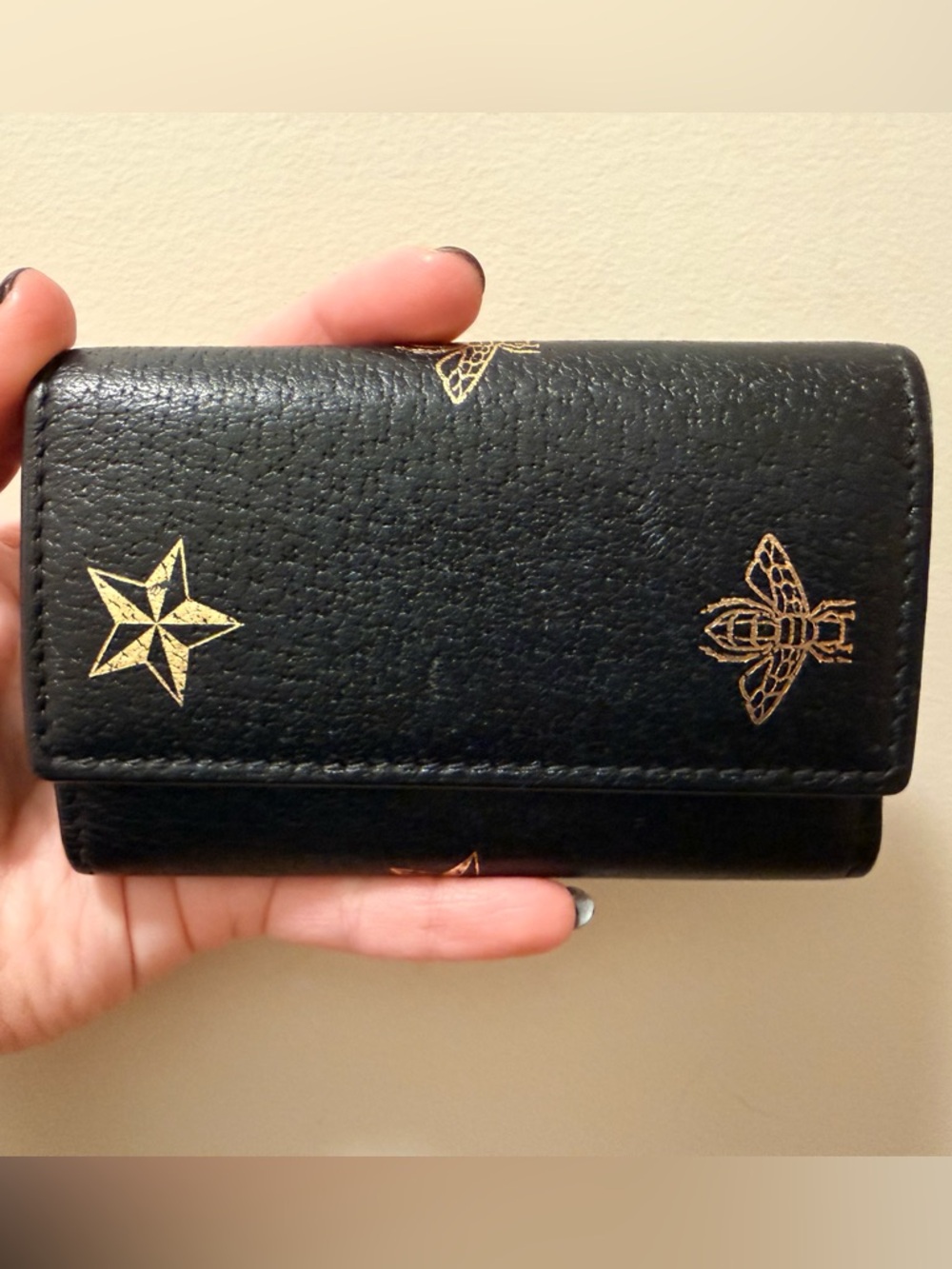 *Rare* Authentic Gucci Bee - Leather 6- Ring Key Holder